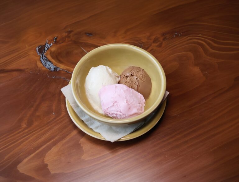 assorted ice cream Large
